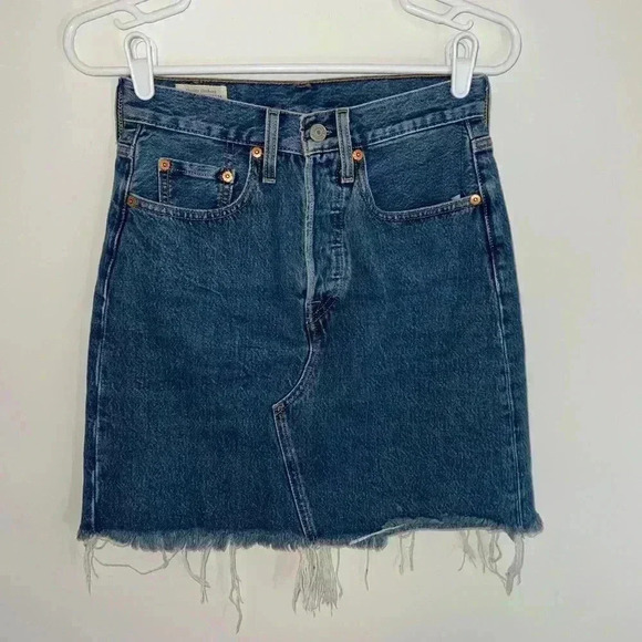 LEVIS JEAN SKIRT SIZE 24 - Picture 1 of 9